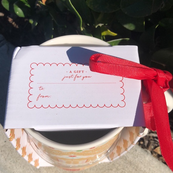 2 Piece GINGERBREAD HOUSE Mug Set - Picture 6 of 6